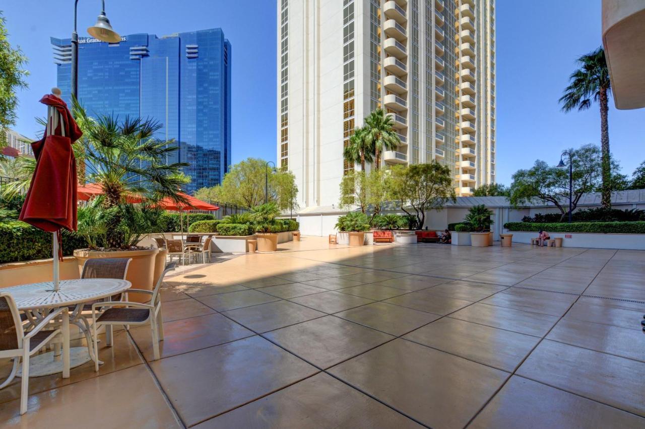 Mgm Signature-27-805 F1 Track & Strip View Balcony Las Vegas Exterior foto